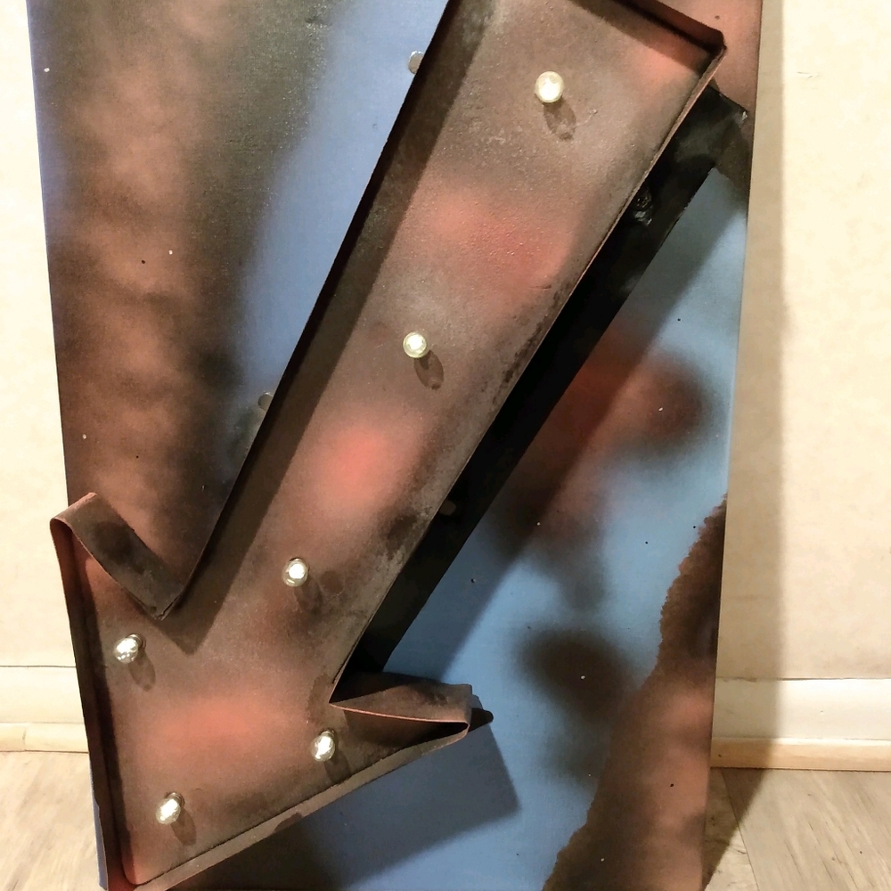 Lighted Arrow - Picture 2 of 4